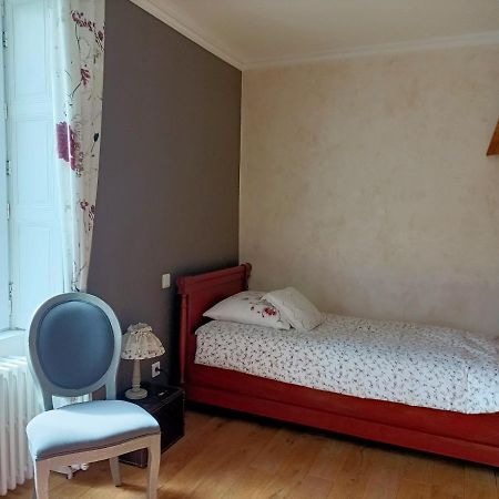 Le Manoir "Aux Douves" Bed & Breakfast Bazoges-en-Paillers Екстериор снимка