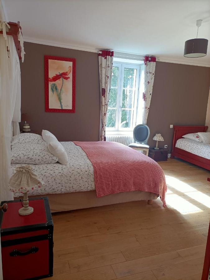 Le Manoir "Aux Douves" Bed & Breakfast Bazoges-en-Paillers Екстериор снимка