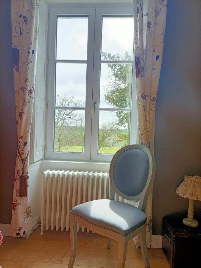 Le Manoir "Aux Douves" Bed & Breakfast Bazoges-en-Paillers Екстериор снимка