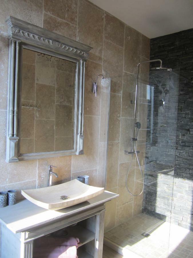 Le Manoir "Aux Douves" Bed & Breakfast Bazoges-en-Paillers Екстериор снимка