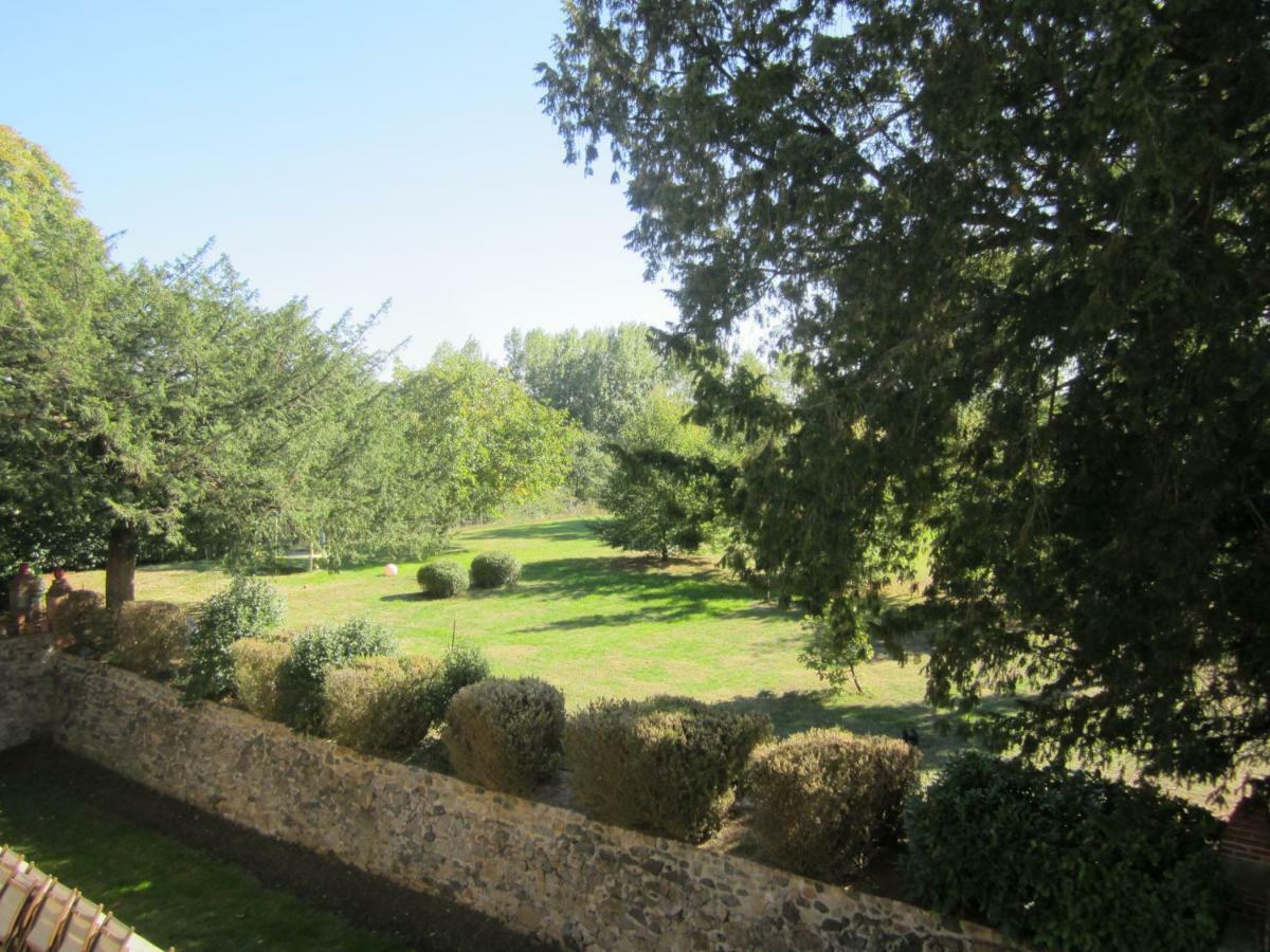 Le Manoir "Aux Douves" Bed & Breakfast Bazoges-en-Paillers Екстериор снимка